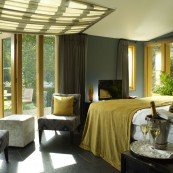 alt="Garden Suite Luxury Accommodation"